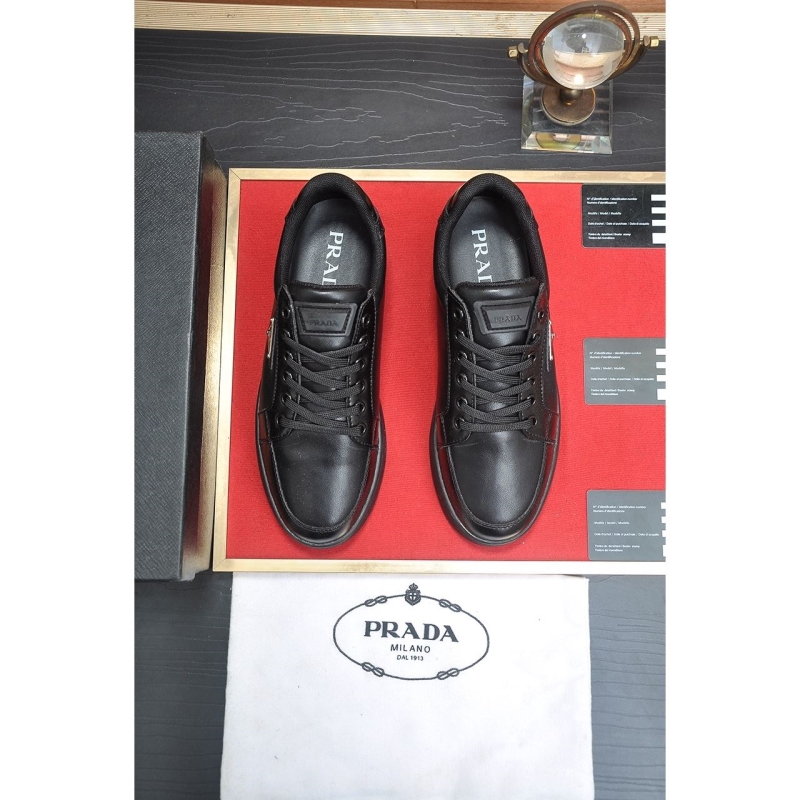 Pra*a casual shoes